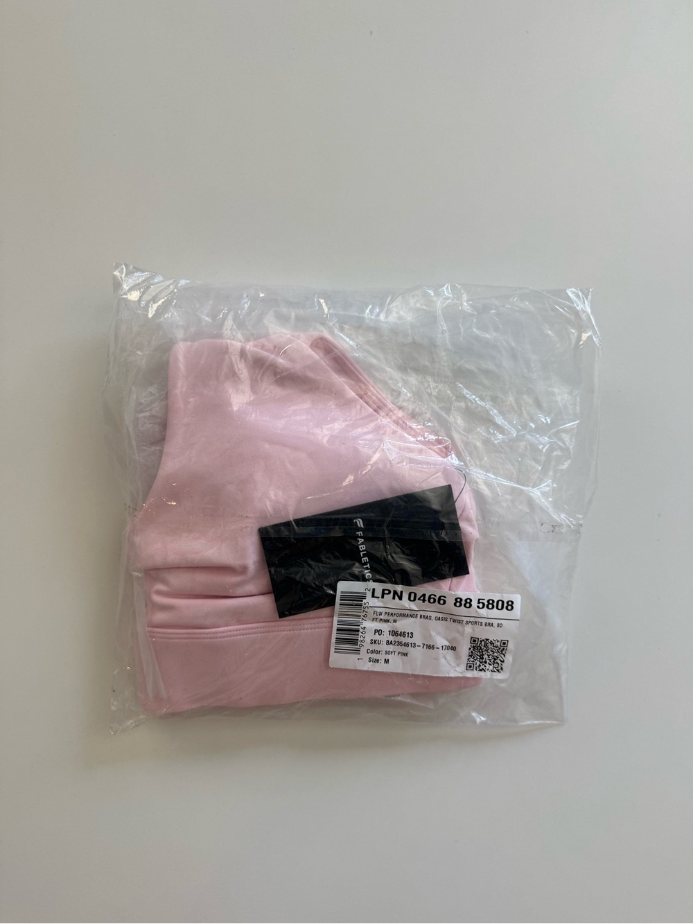 Fabletics Oasis Twist Medium Impact Sports Bra - Picture 5 of 6
